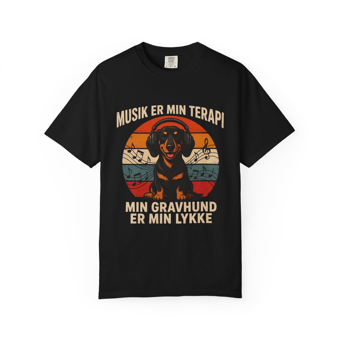 Dachshund Music Therapy T-Shirt — "Musik er min terapi, min gravhund er min lykke"