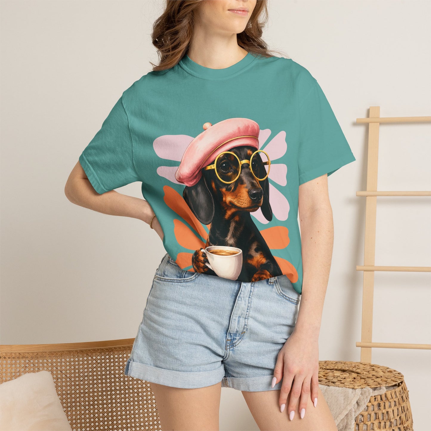 Retro Gravhund Kaffetee – Sød Hunde Grafik T-shirt