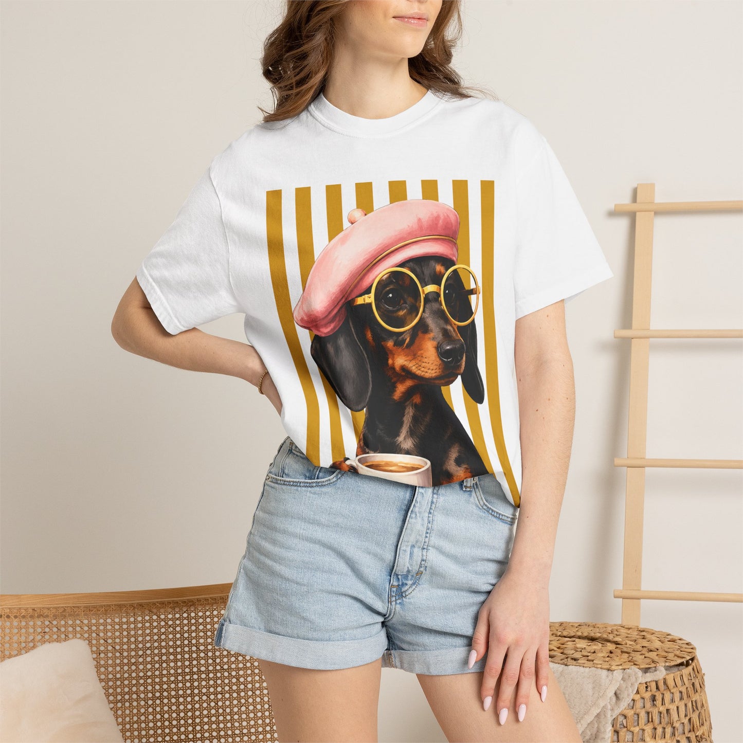 Dachshund Coffee T-shirt – Sød hund med baret grafisk T-shirt