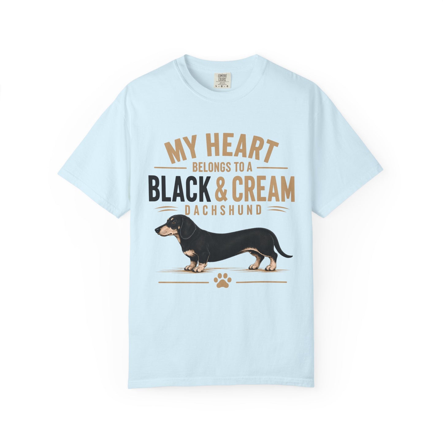 Sort & Creme Gravhund T-shirt — "Mit Hjerte Tilhører en Sort & Creme Gravhund"