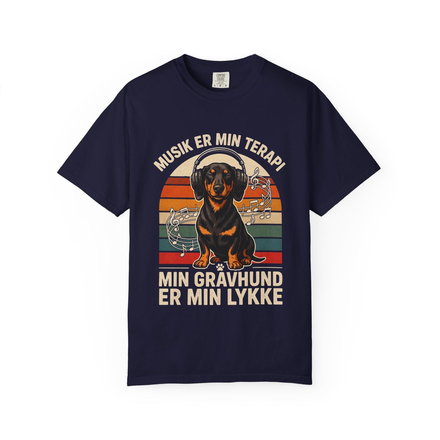 Dachshund Music Therapy T-Shirt – "Musik er min terapi, min gravhund er min lykke"