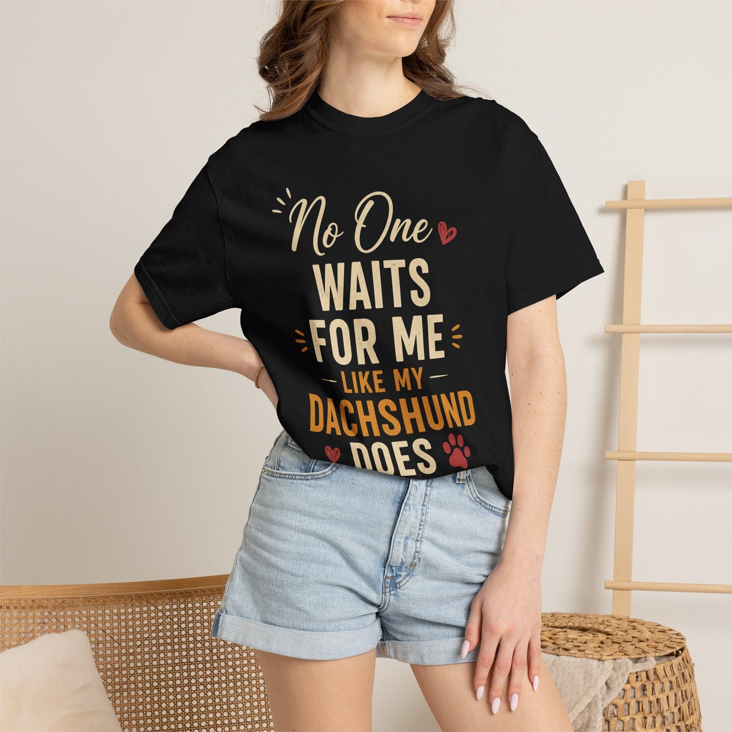 Sjov Gravhund T-Shirt — "Ingen venter på mig, som min gravhund gør" Sød Hundeelsker T-shirt