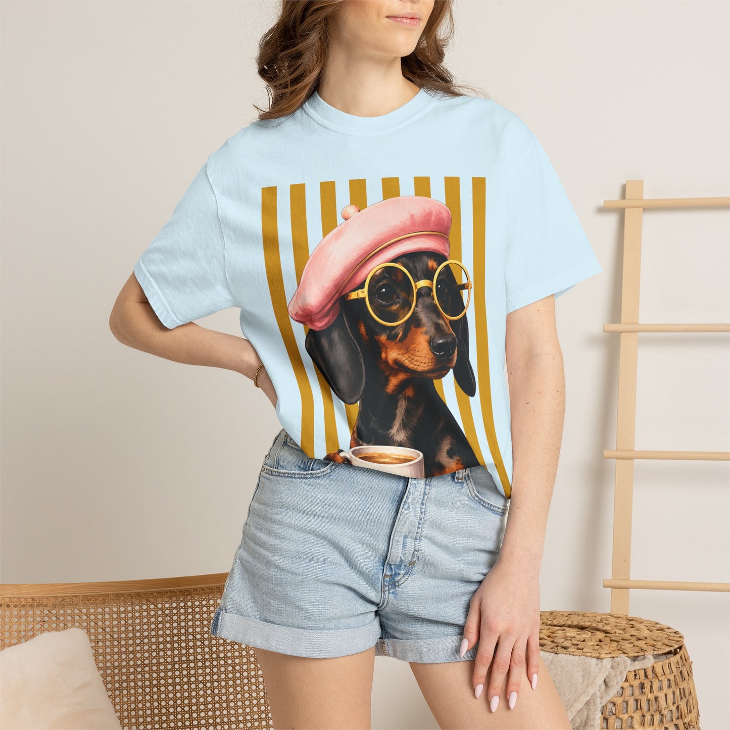 Dachshund Coffee T-shirt – Sød hund med baret grafisk T-shirt