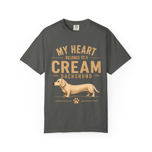 Cremefarvet Gravhund T-shirt – “Mit Hjerte Tilhører en Cremefarvet Gravhund” Hundelsker T-shirt