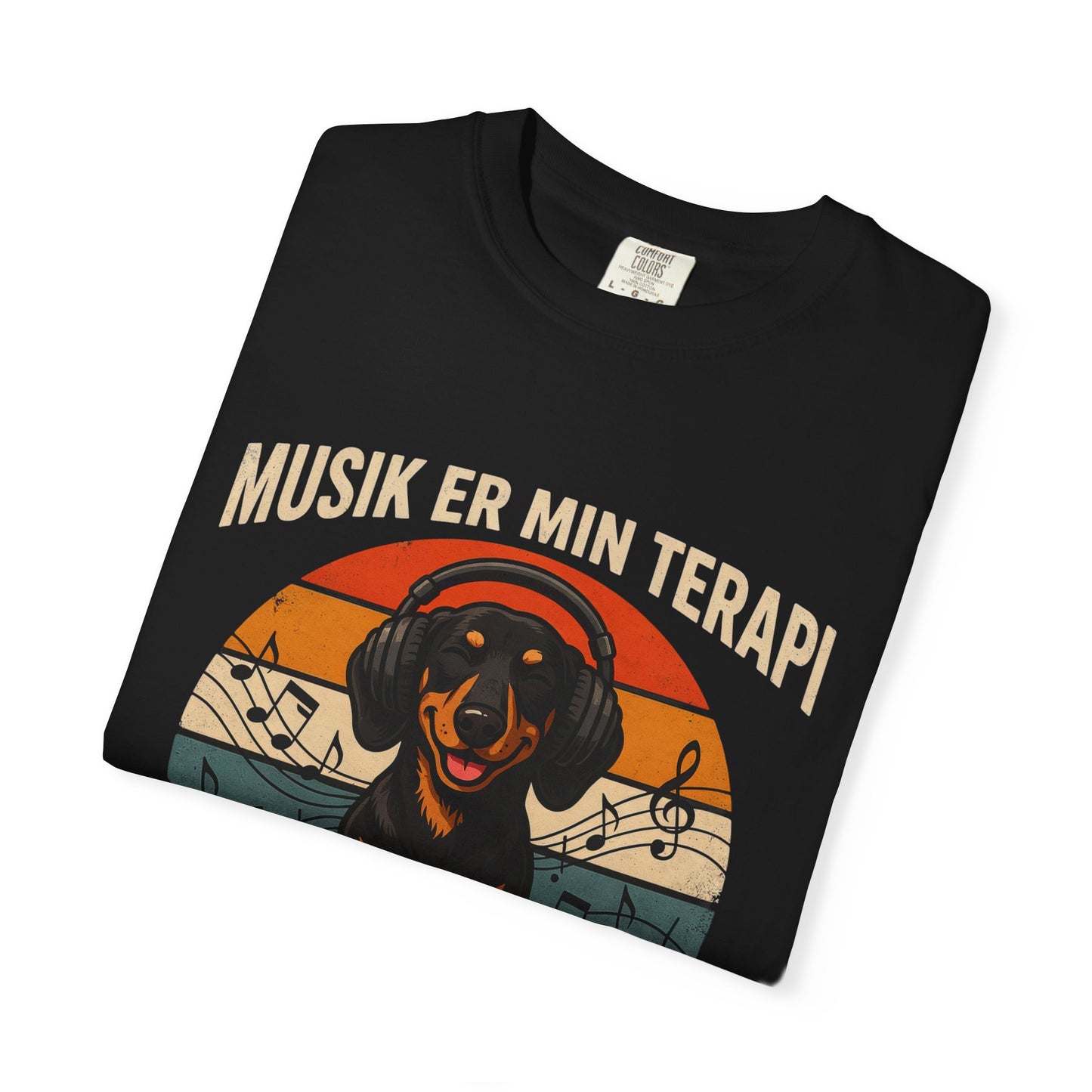 Dachshund Music Therapy T-Shirt — "Musik er min terapi, min gravhund er min lykke"