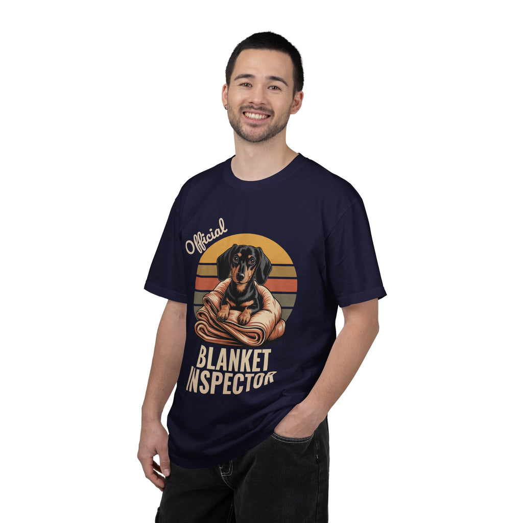 Funn Blanket Inspector T-Shirt — Cute Dachshund Dog Retro Tee