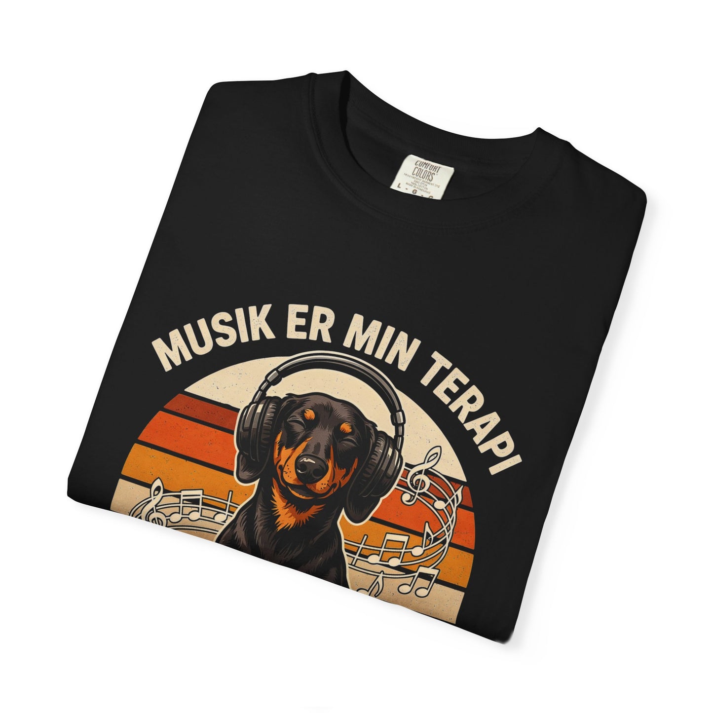 Dachshund Music Therapy T-Shirt – "Musik er min terapi, min gravhund er min lykke"